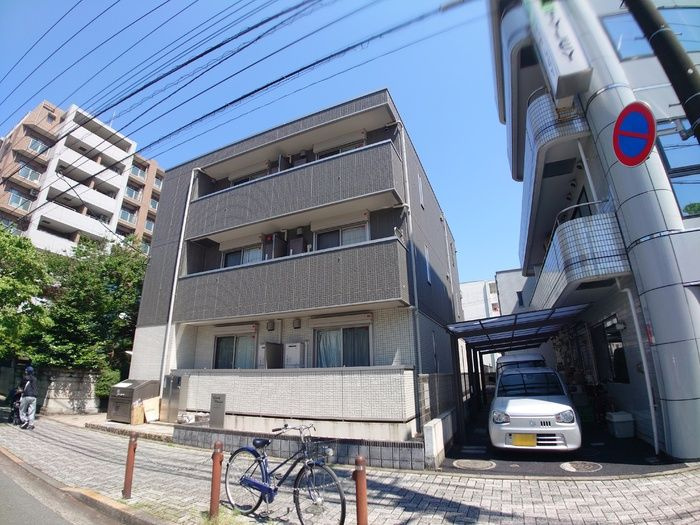 グランシャリオ（河辺）の外観