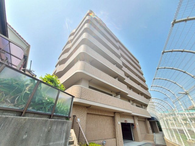 ライオンズマンション朝霧北の外観