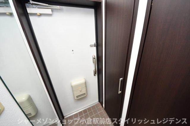 アクア葛原の玄関