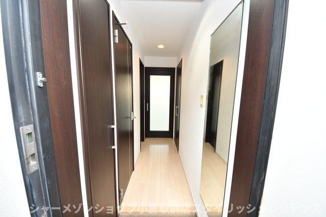 アクア葛原の玄関