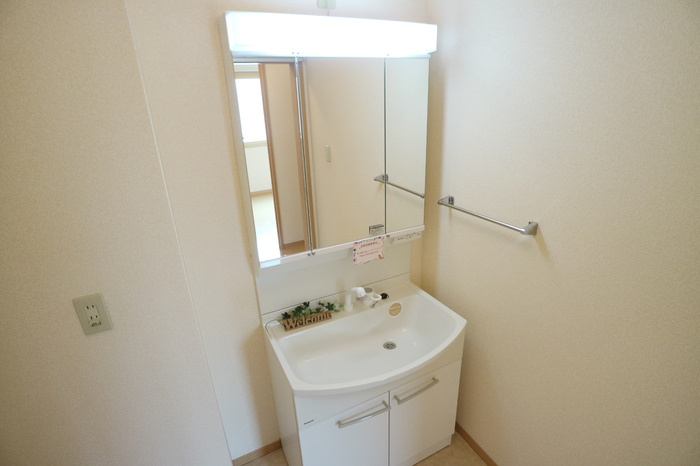 グリチネの洗面所|ハウスメーカー施工☆神戸市垂水区　グリチネ　賃貸☆