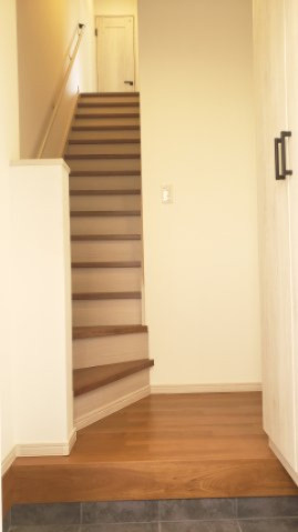 ブリッジハイツの玄関|同建物別部屋参考写真☆神戸市垂水区　ブリッジハイツ☆
