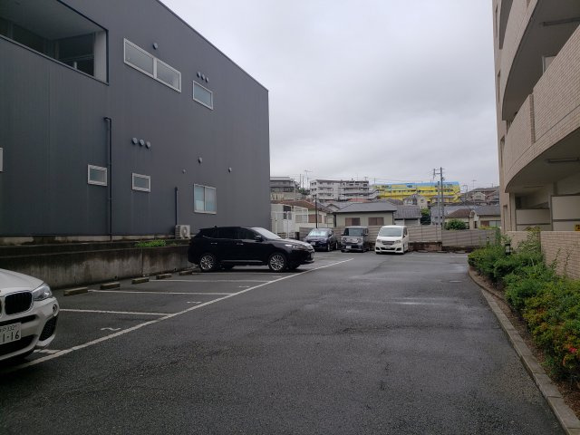 リュイール桃山台の駐車場|☆神戸市垂水区　リュイール桃山台☆