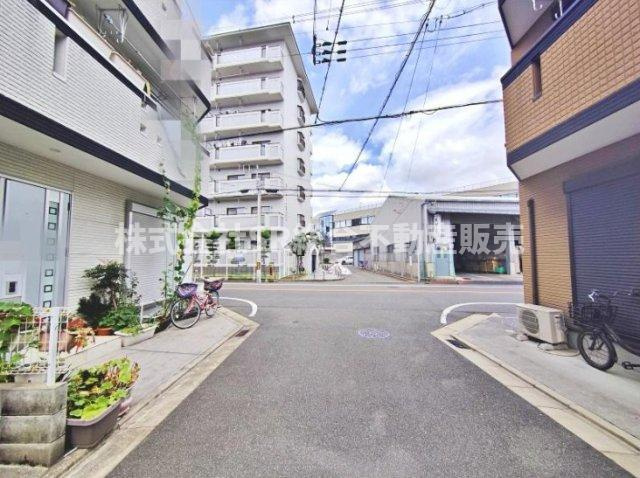 稲田上町1丁目中古戸建の前面道路含む現地写真|弊社は、工務店と関係強化を徹底し、世界情勢やナフサショックの影響を受けずに材料確保を行い、納期も遅れることがございませんので、心配ご無用です！お気軽にご相談下さい。