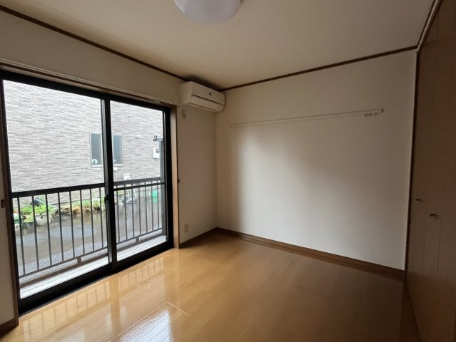 小金井市東町５丁目のアパートの居間・リビング