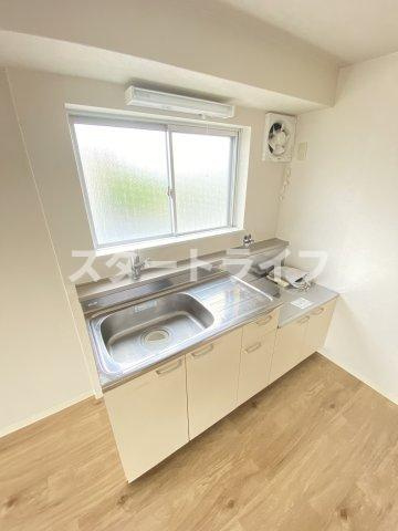 大阪市淀川区新高４丁目の賃貸マンションのキッチン