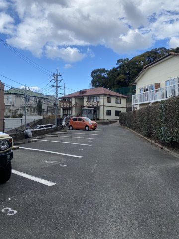つくしガーデン駐車場の駐車場