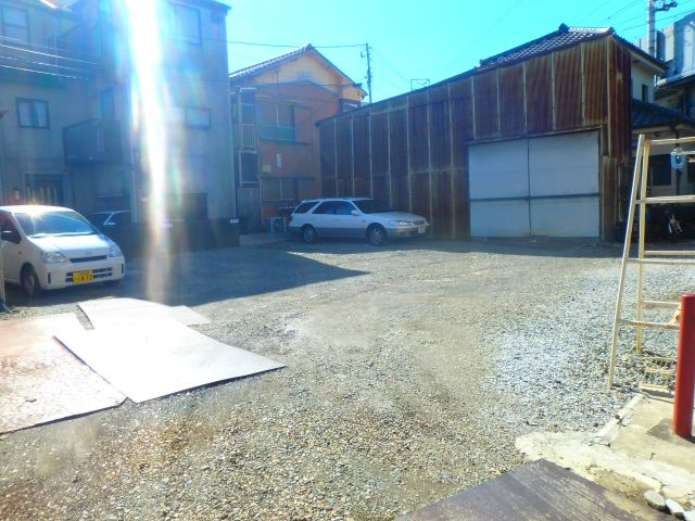 みつ和荘の駐車場|他のお部屋の参考写真となります。
