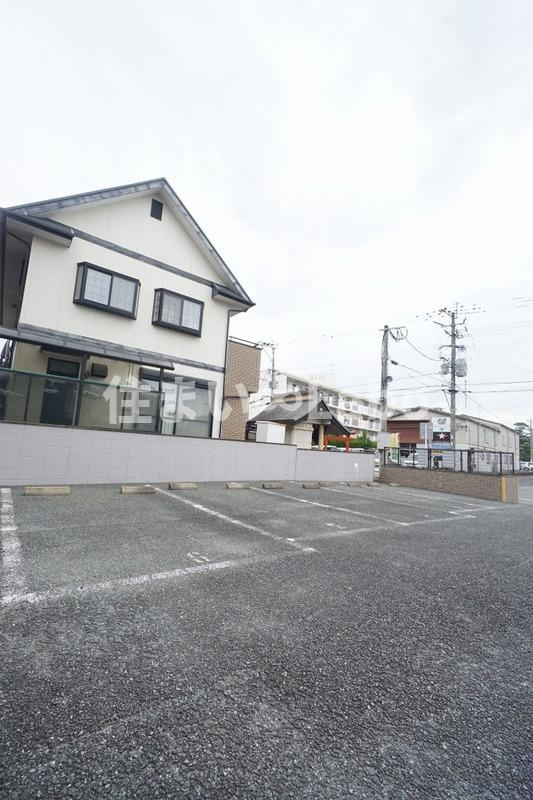 プレスティージュ壱番館の駐車場