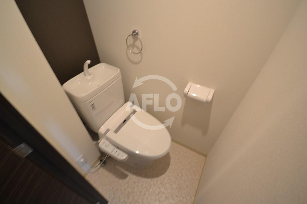 プレサンス立売堀アーバンスタイルのトイレ|プレサンス立売堀アーバンスタイル　温水洗浄便座