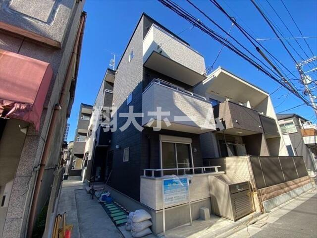 アネシス・ロジェの外観