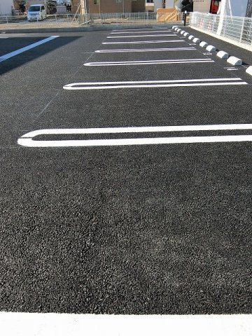 トゥインクル愛宕の駐車場
