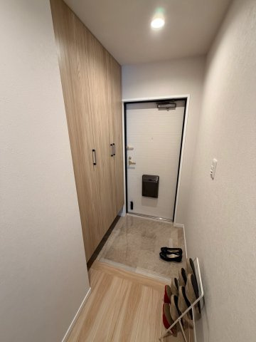 サーパス衣山壱番館の玄関