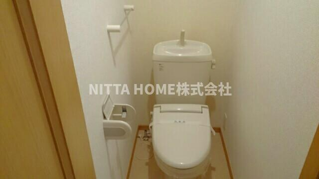 ポポラーレのトイレ|暖房便座付きのトイレです＊