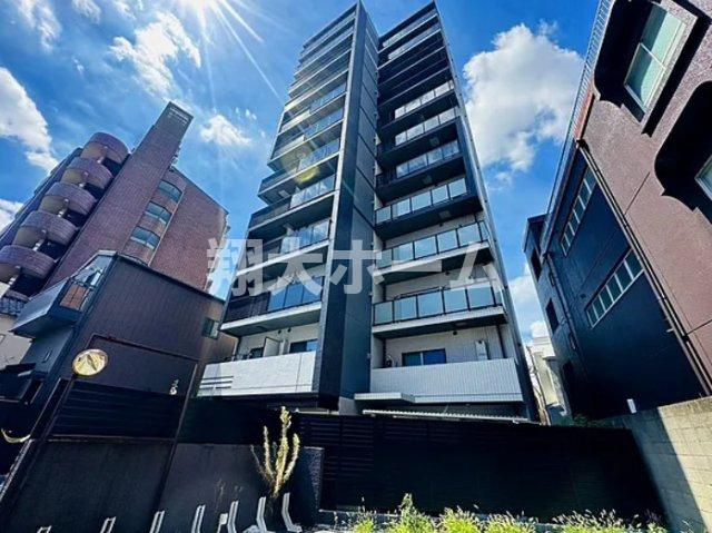 ＲＥＬＵＸＩＡ千住大橋の外観