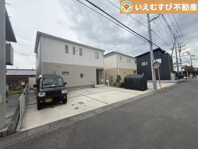深谷市武川　中古戸建の前面道路含む現地写真