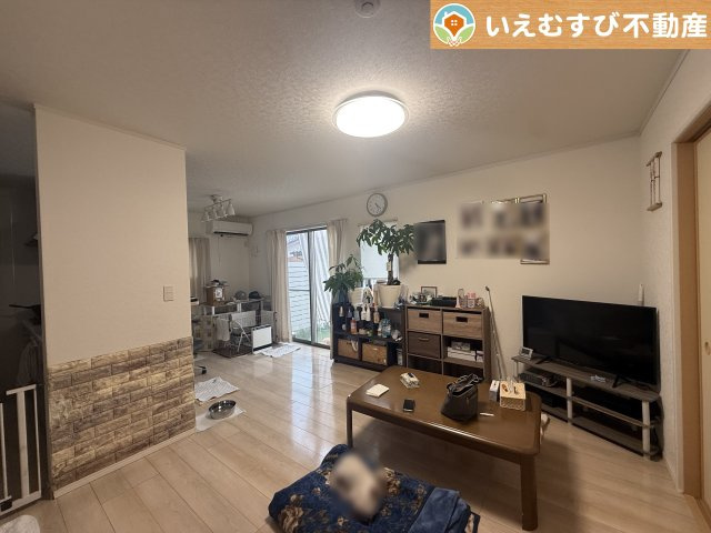 深谷市武川　中古戸建の居間・リビング