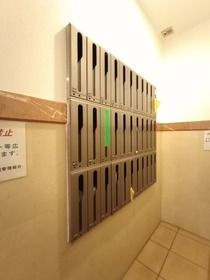 サンテミリオン小石川後楽園のロビー|集合ポストあります。