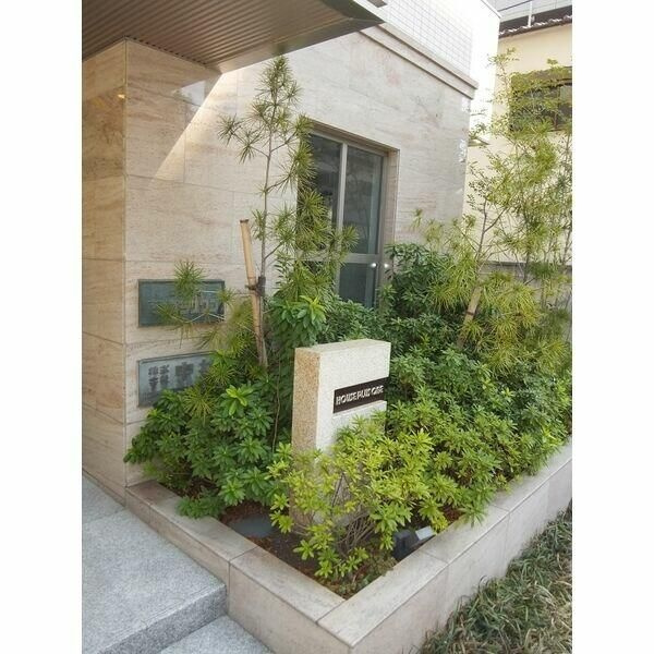 ＨＯＵＳＥ　ＰＬＵＳ　ＯＮＥのエントランス