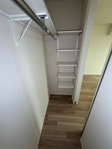 川崎市多摩区菅５丁目の賃貸マンションの収納