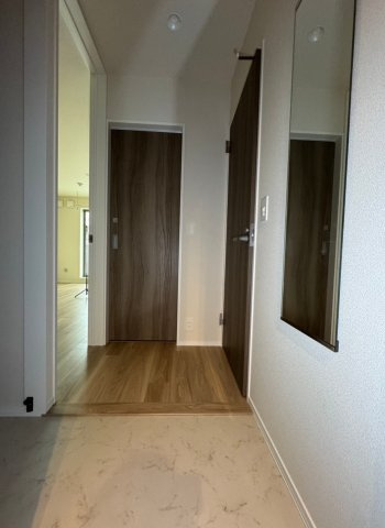 川崎市多摩区菅５丁目の賃貸マンションの玄関
