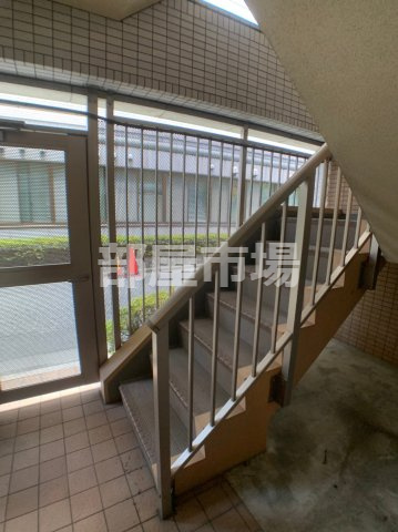 レフィーズ上野のその他共用部分|階段