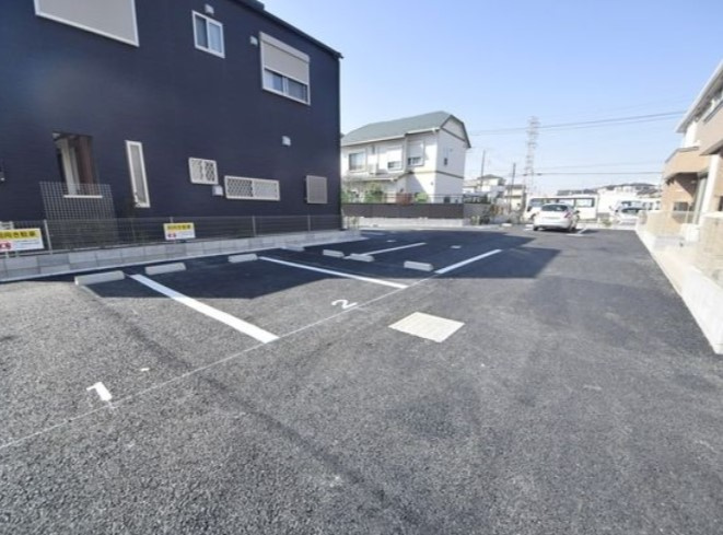 アン　ロジュモンの駐車場
