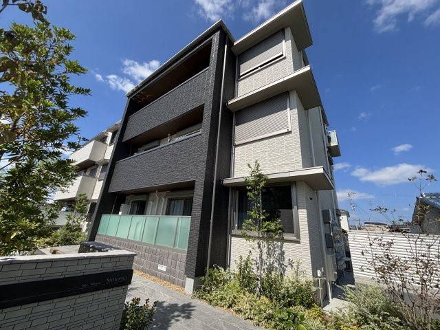 寝屋川市池田本町の賃貸マンションの外観