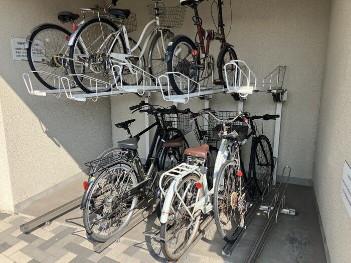 PLACE.DE.La.pierreのその他