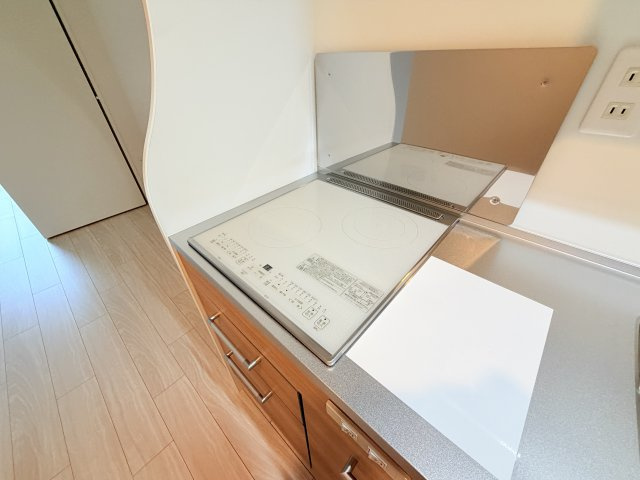 セレニテ西元町アリエのキッチン