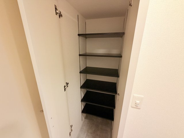 セレニテ西元町アリエの収納
