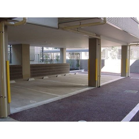 コスミオンの駐車場
