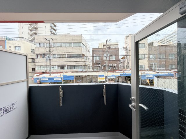 セレニテ西元町アリエのバルコニー