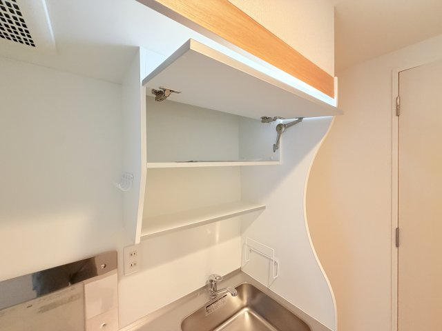 セレニテ西元町アリエのキッチン