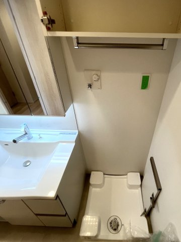 びゅうリエット横浜東神奈川の設備|室内洗濯機置場　※別号室の参考写真です(現況優先・仕様違いの場合あり)