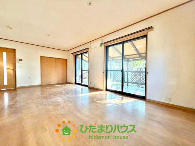 加須市下樋遣川　中古一戸建ての居間・リビング