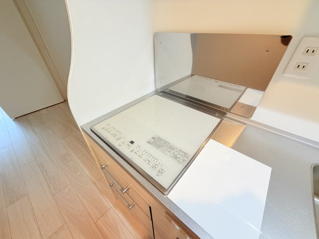 セレニテ西元町アリエのキッチン
