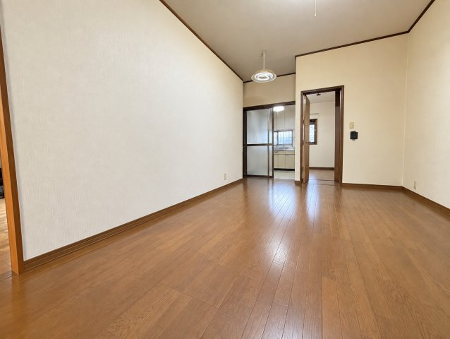 船橋市習志野台3丁目　中古戸建の洋室|※画像の一部はAIを用いて加工・編集しています。実際の状況と異なる場合がありますので、ご了承下さい。1階