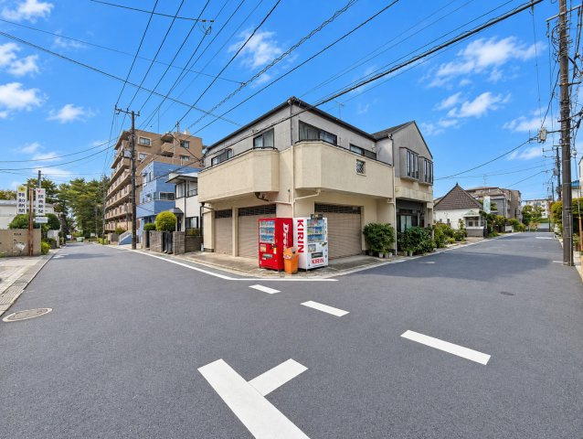 船橋市習志野台3丁目　中古戸建の前面道路含む現地写真|※画像の一部はAIを用いて加工・編集しています。実際の状況と異なる場合がありますので、ご了承下さい。