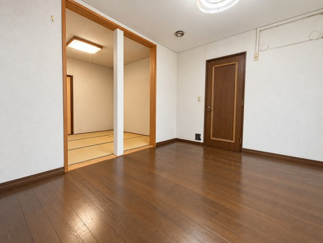 船橋市習志野台3丁目　中古戸建の洋室|※画像の一部はAIを用いて加工・編集しています。実際の状況と異なる場合がありますので、ご了承下さい。２階