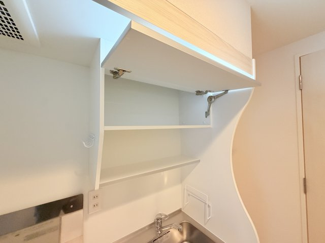 セレニテ西元町アリエのキッチン