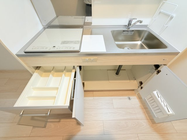 セレニテ西元町アリエのキッチン
