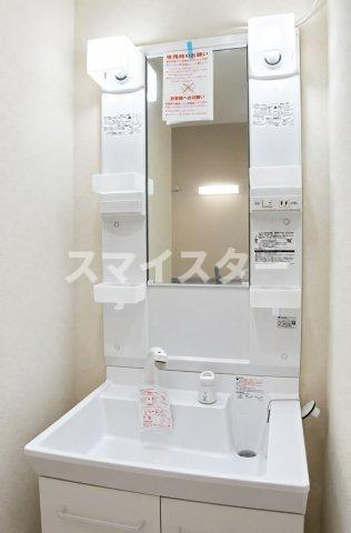 船橋市小室町のアパートの洗面所
