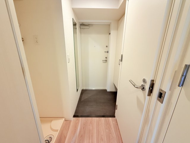 セレニテ西元町アリエの玄関