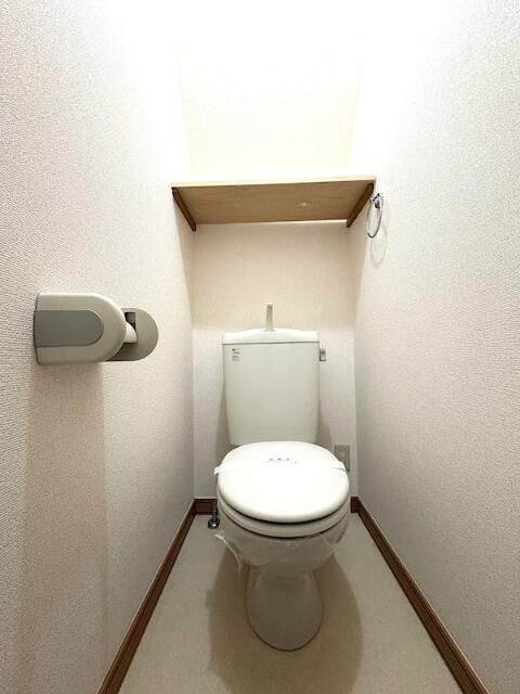 愛甲郡愛川町半原のアパートのトイレ