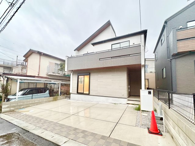 《仲介手数料半額》狭山市大字水野全３棟１期１号棟の外観|入曽駅徒歩13分、全3棟の新築住宅。長期優良住宅・住宅性能評価書取得に加え、デザイン性にもこだわった住まいです。