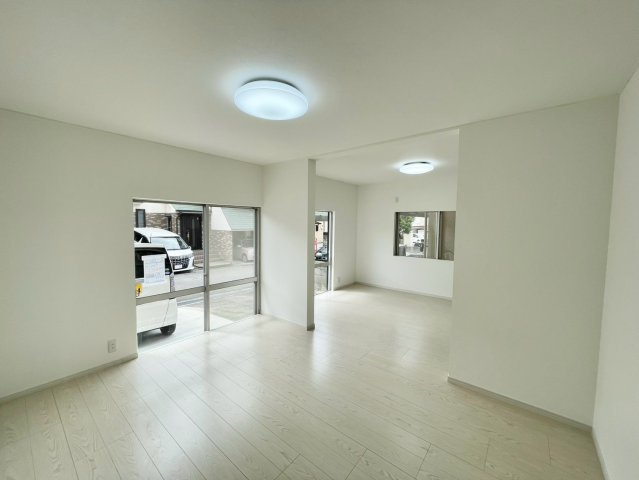 姫路市広畑区蒲田の中古一戸建の居間・リビング