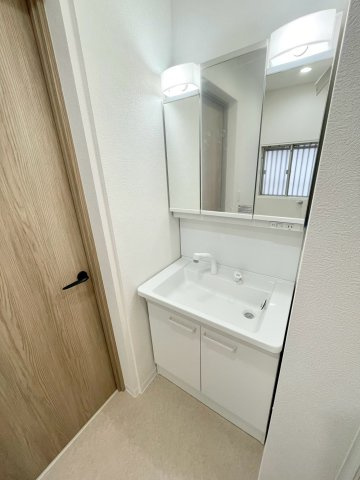 姫路市広畑区蒲田の中古一戸建の独立洗面台