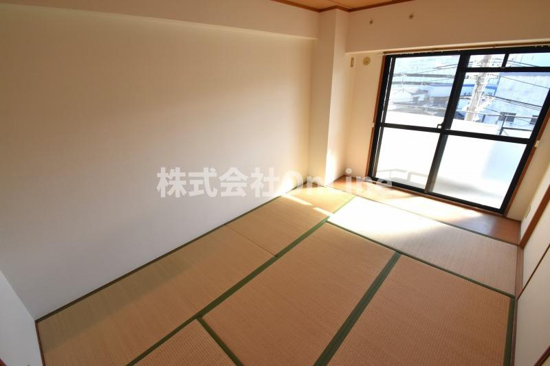 東大阪市今米１丁目の賃貸マンションの和室