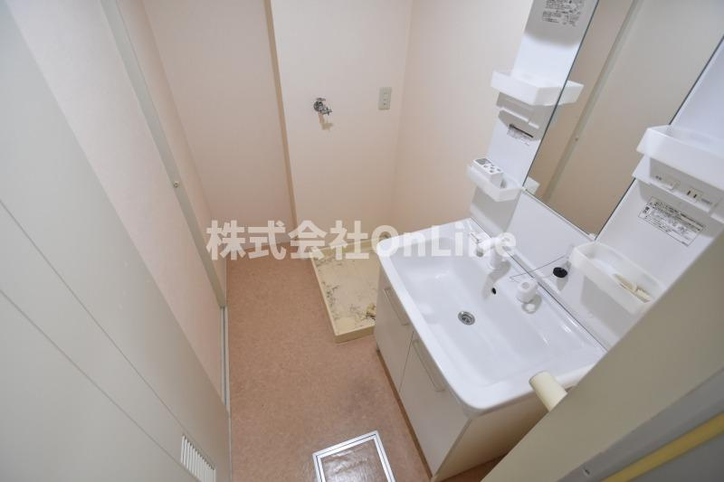 東大阪市今米１丁目の賃貸マンションの洗面所
